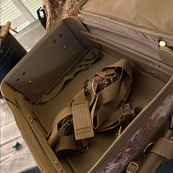 3 piece vintage Jaguar luggage set - Picture 14 of 15